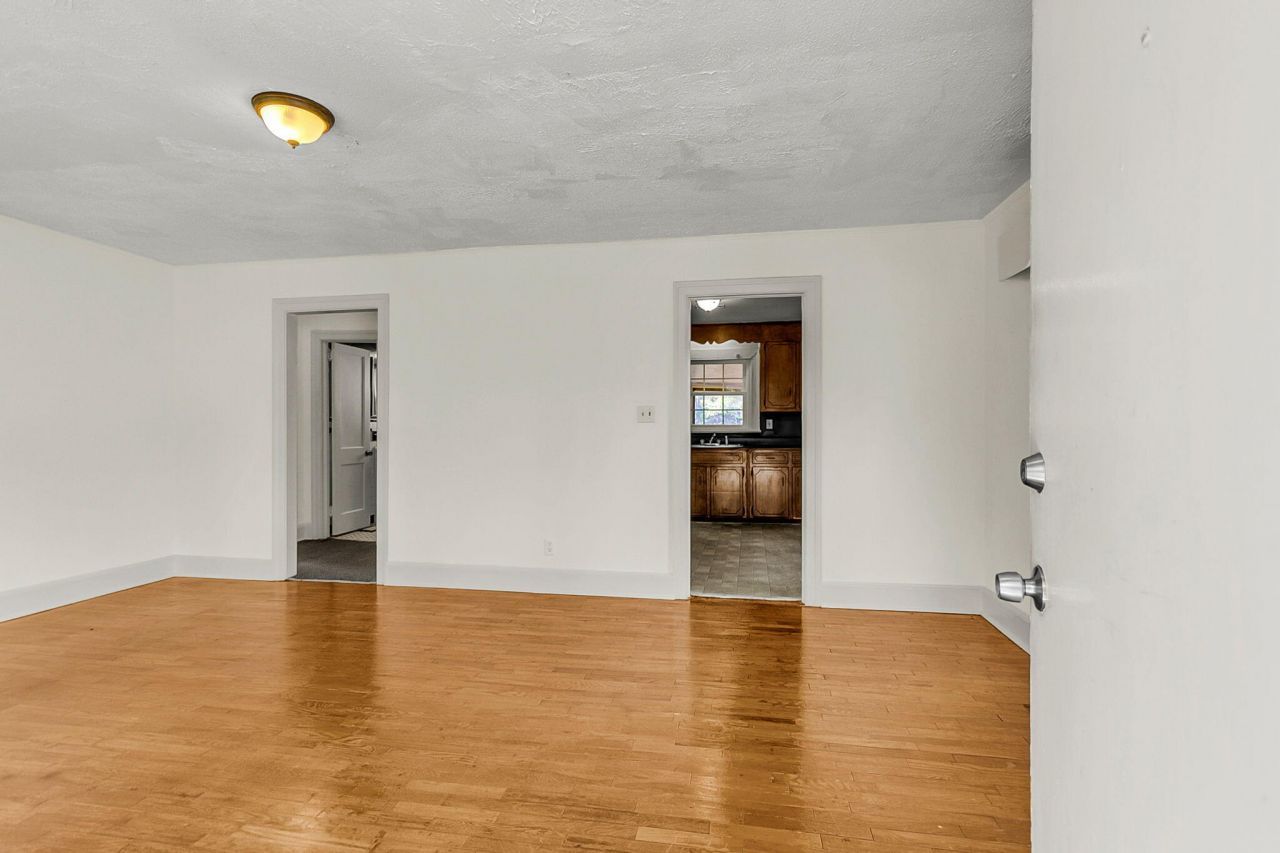 5533 Read Street Photo 6