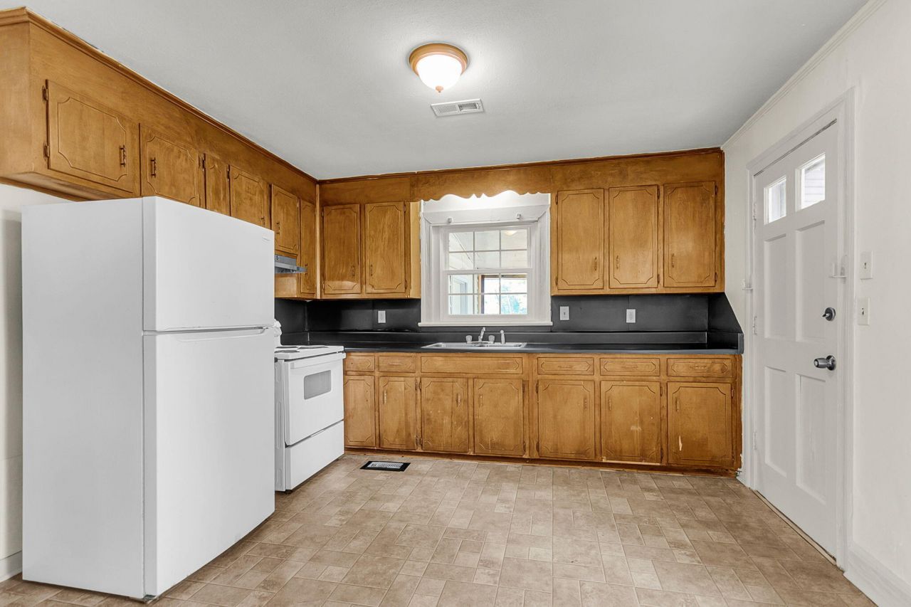 5533 Read Street Photo 8