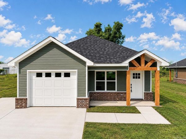 2710 S Belair, Pine Bluff, AR 71601
