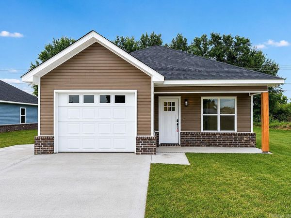 2700 S Belair, Pine Bluff, AR 71601