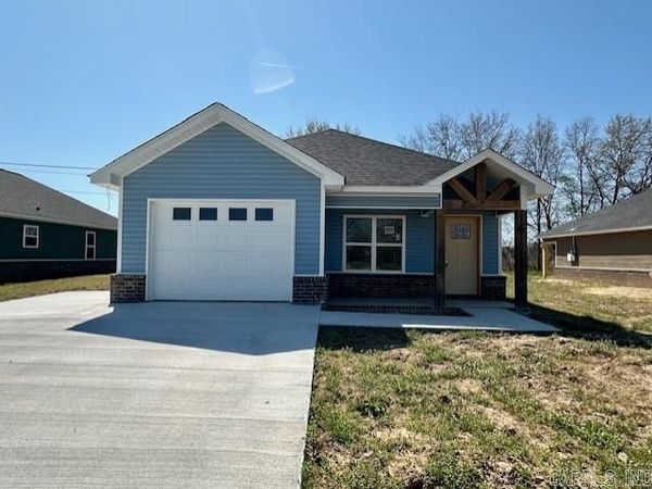 2702 S Belair , Pine Bluff, AR 71601