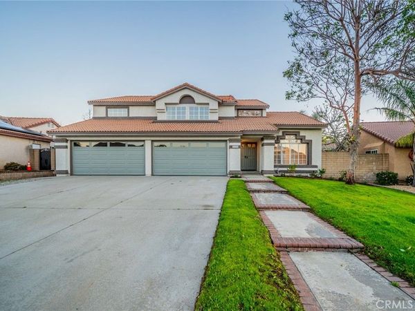2674 La Morada, Rialto, CA 92377