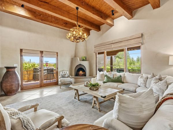62 Avenida Frijoles, Santa Fe, NM 87507