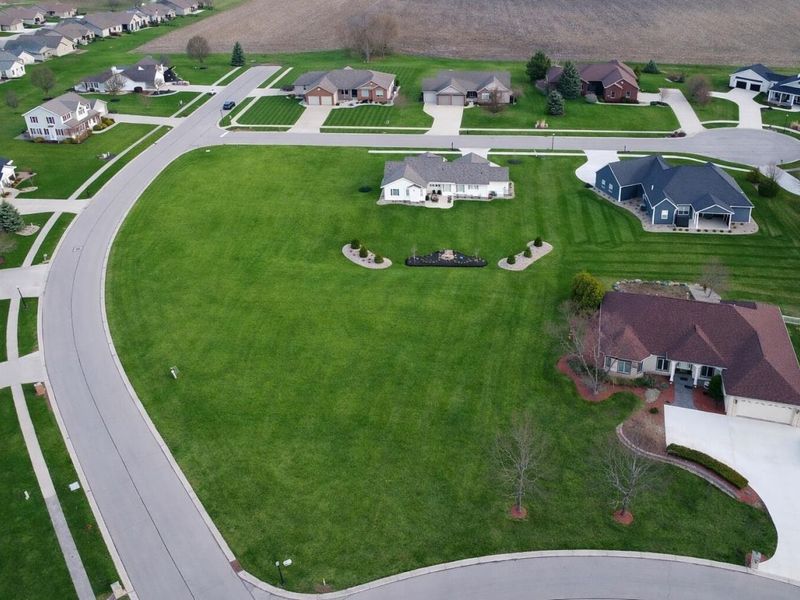 104 Waterford Drive , Bucyrus, OH 44820 Photo 4