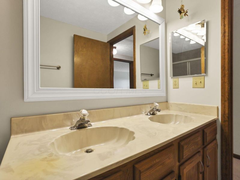 5500 Rushden Drive, Columbus, OH 43230 Photo 63