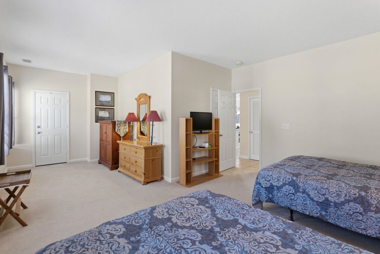 4528 Girvan Dr.  Photo 10