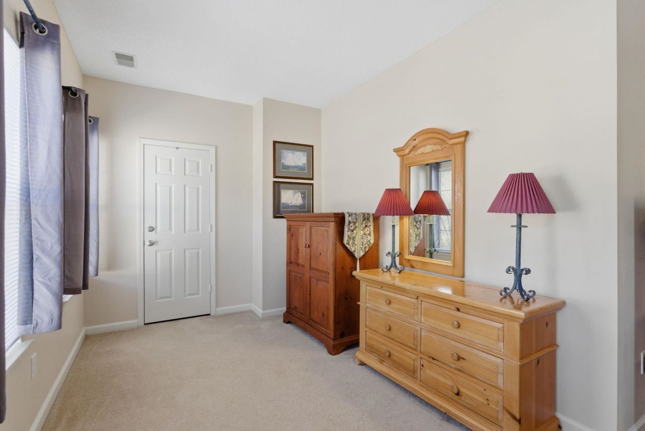 4528 Girvan Dr.  Photo 11