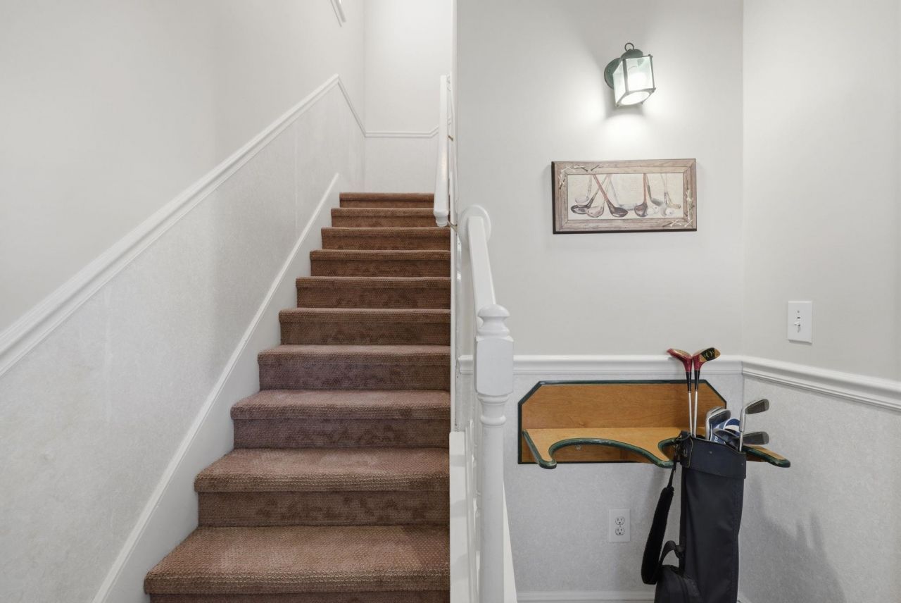 4528 Girvan Dr.  Photo 32