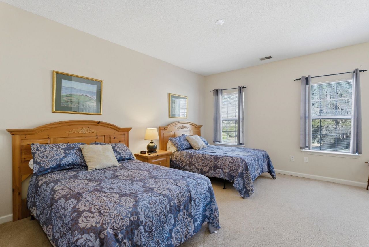 4528 Girvan Dr.  Photo 8