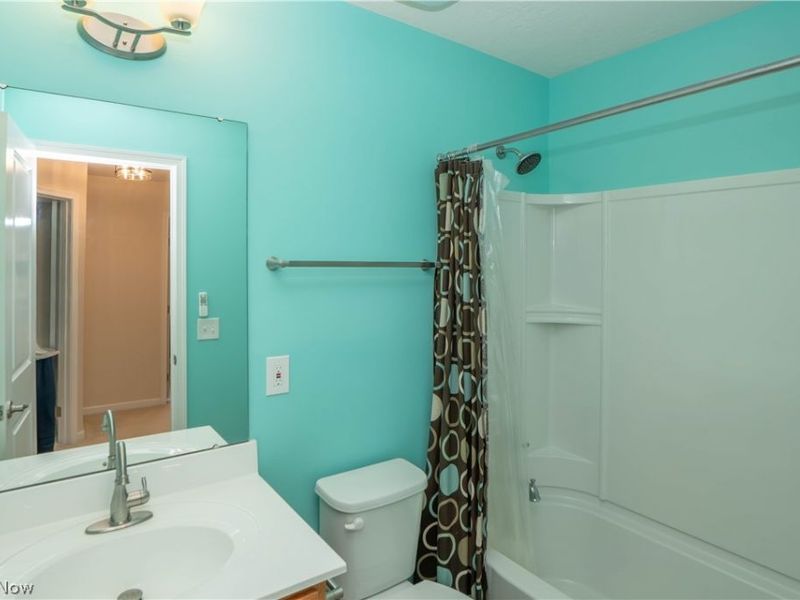 6525 Pine Bluff Avenue NE, Canton, OH 44721 Photo 28