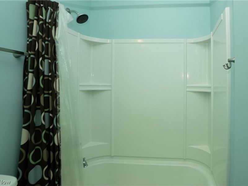 6525 Pine Bluff Avenue NE, Canton, OH 44721 Photo 29