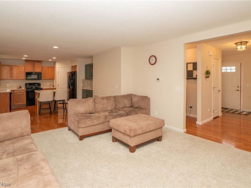 6525 Pine Bluff Avenue NE, Canton, OH 44721 Photo 4