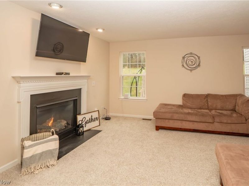 6525 Pine Bluff Avenue NE, Canton, OH 44721 Photo 5