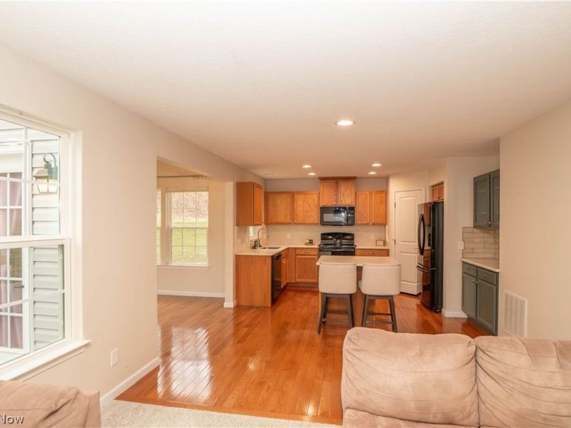 6525 Pine Bluff Avenue NE, Canton, OH 44721 Photo 8