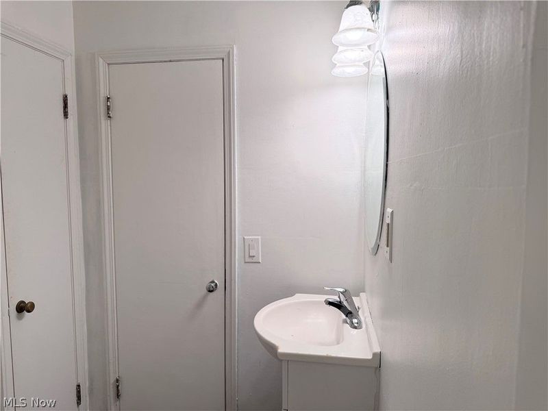 799 Stevens Boulevard, Eastlake, OH 44095 Photo 6