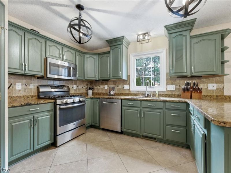 2287 McGinty Road NW, North Canton, OH 44720 Photo 5