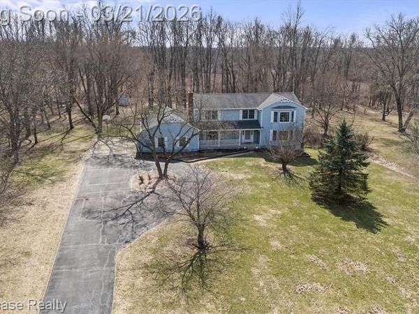 1941 Four Oaks, Commerce Twp, MI 48382