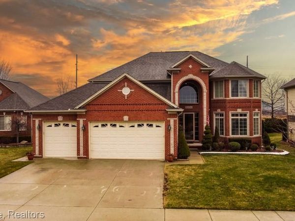 50094 Greycoat Lane, Macomb Twp, MI 48044