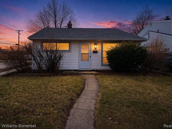 1644 E Goulson Avenue, Hazel Park, MI 48030