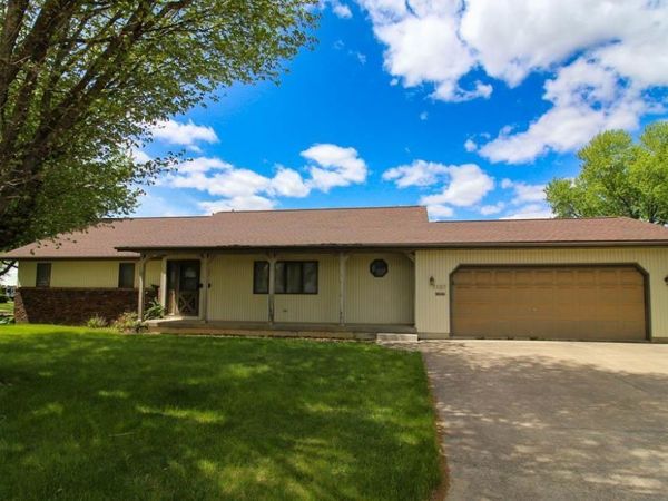 1107 12th Street, Grundy Center, IA 50638