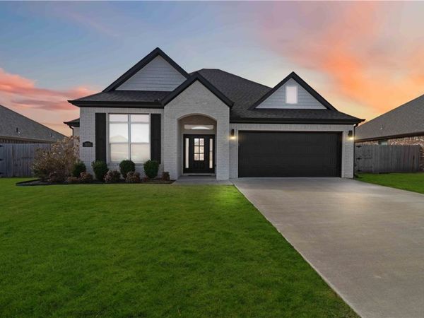 3521 E Avon Avenue , Springdale, AR 72764