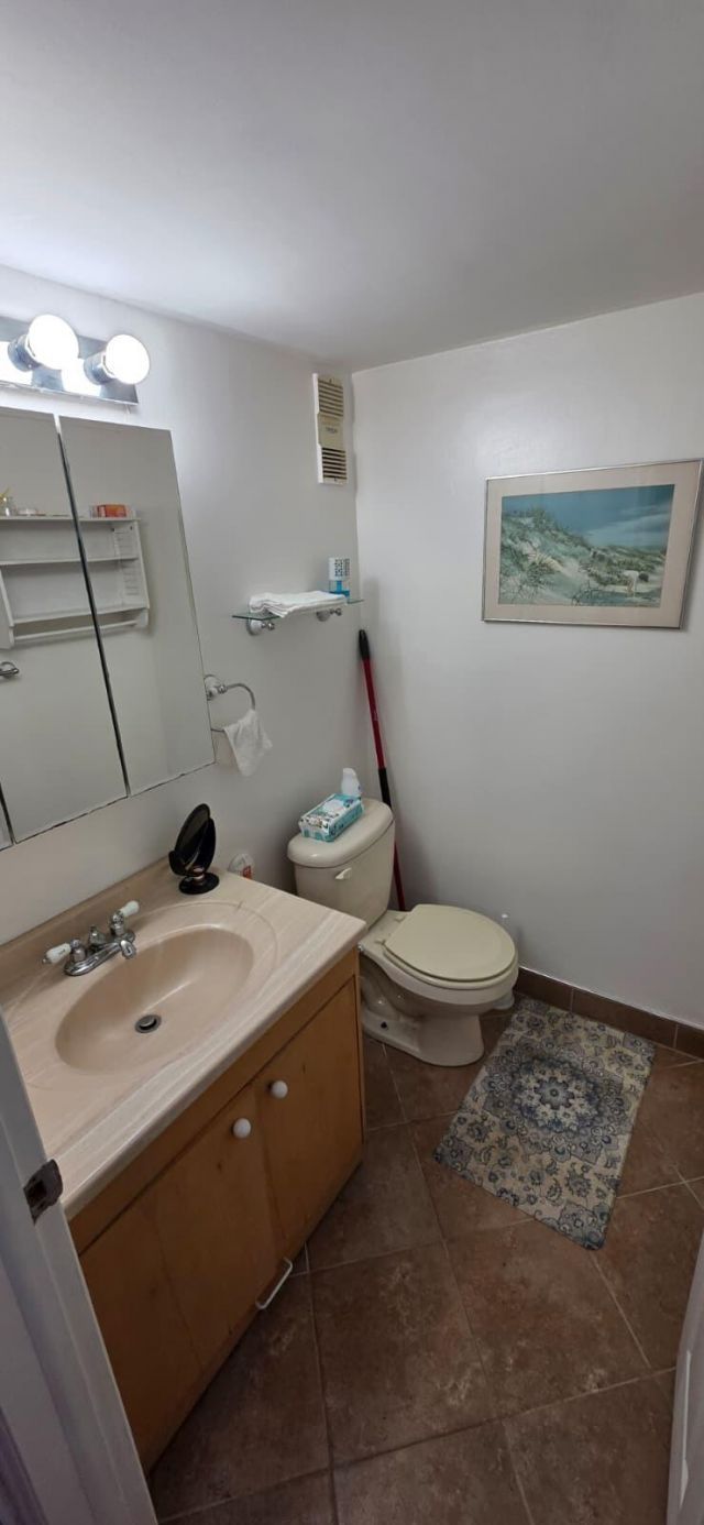 725 Lori Drive, Unit 204, Palm Springs, FL 33461 Photo