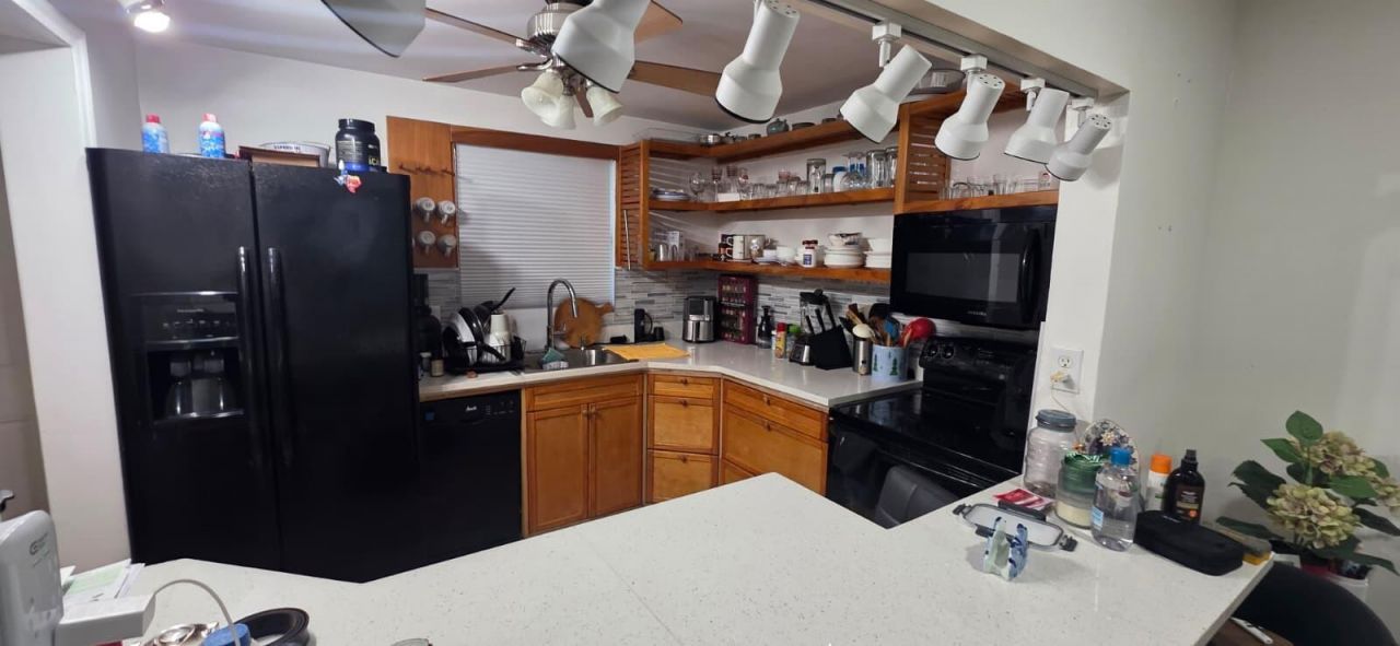 725 Lori Drive, Unit 204, Palm Springs, FL 33461 Photo