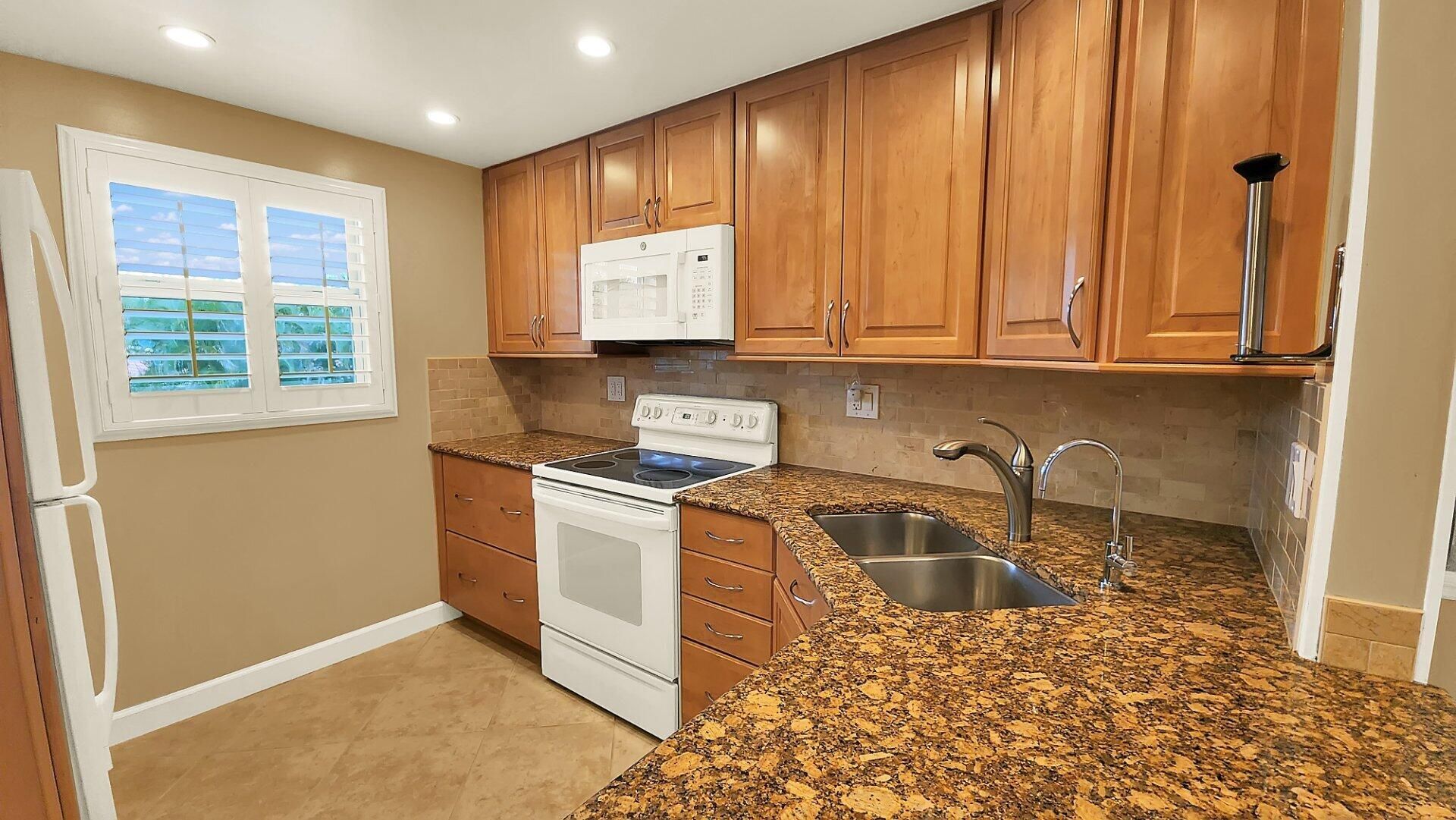 1541 S Ocean Boulevard, Unit 211, Pompano Beach, FL 33062 Photo