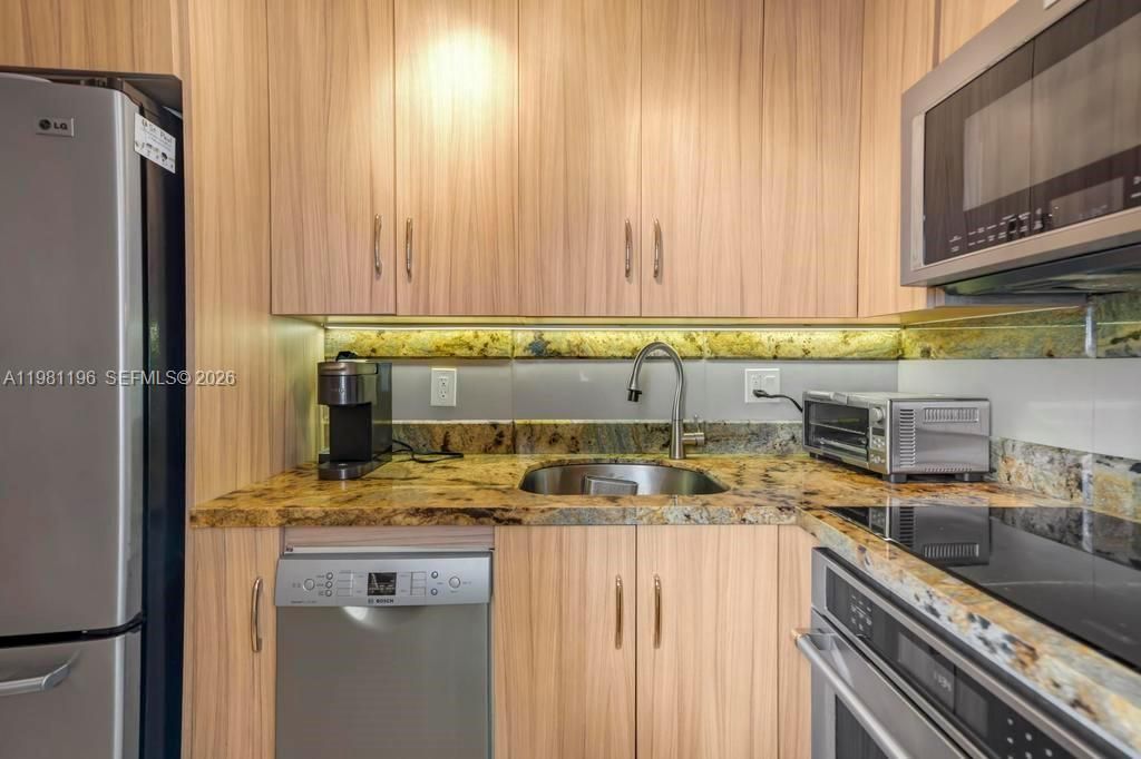 901 S Surf Rd , Unit 408, Hollywood, FL 33019 Photo