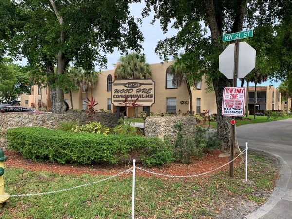 4210 NW 21st St, Unit 102, Lauderhill, FL 33313
