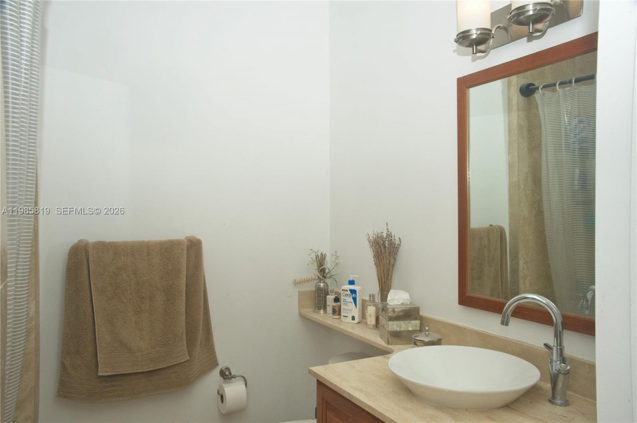 1805 Ponce De Leon Blvd, Unit 823, Coral Gables, FL 33134 Photo