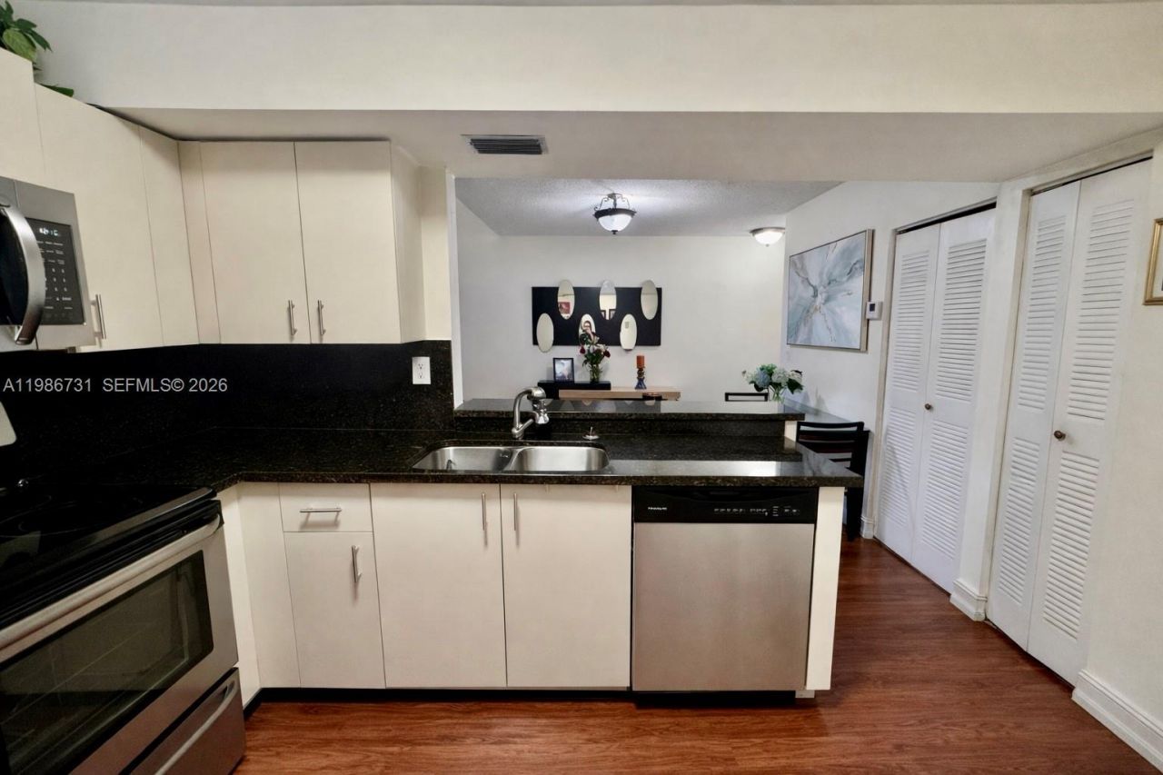 9731 Fontainebleau Blvd , Unit F306, Miami, FL 33172 Photo