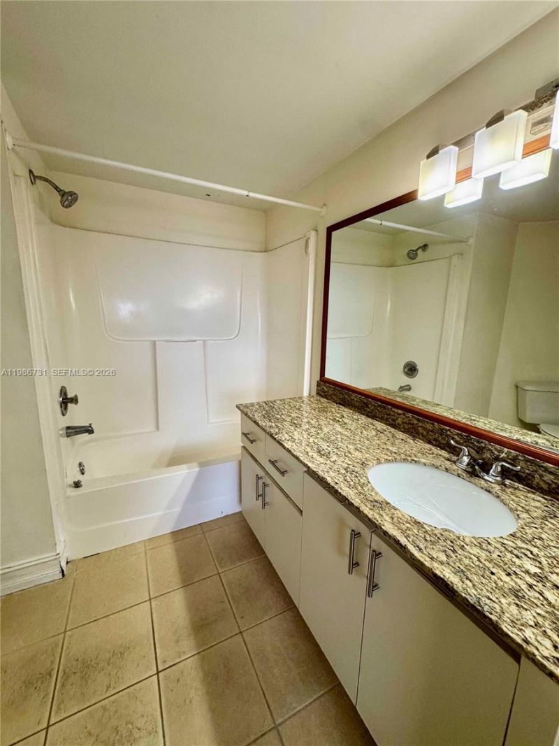 9731 Fontainebleau Blvd, Unit F306, Miami, FL 33172 Photo