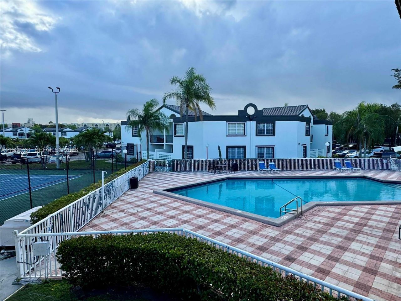 9731 Fontainebleau Blvd , Unit F306, Miami, FL 33172 Photo