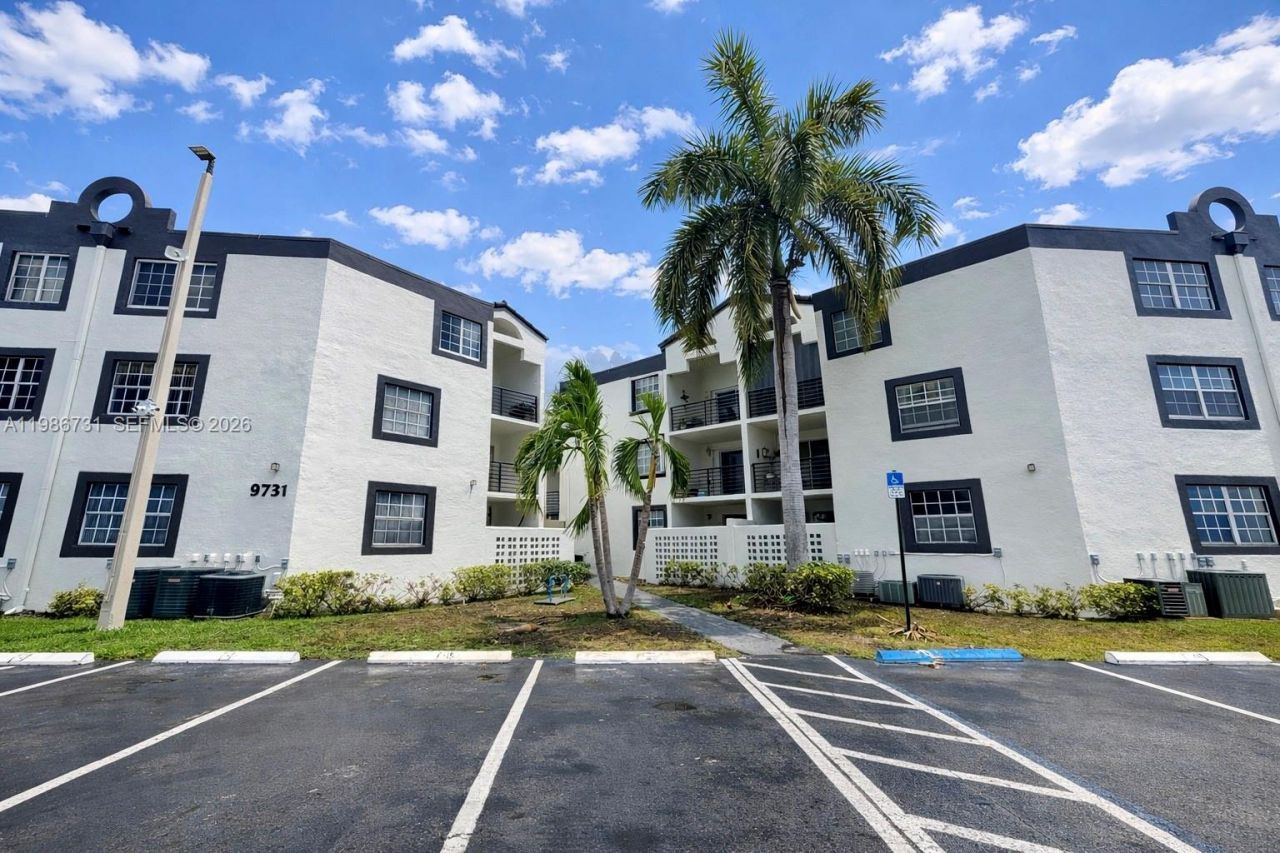 9731 Fontainebleau Blvd, Unit F306, Miami, FL 33172 Photo