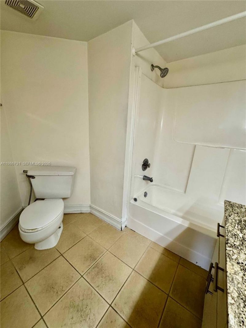 9731 Fontainebleau Blvd, Unit F306, Miami, FL 33172 Photo