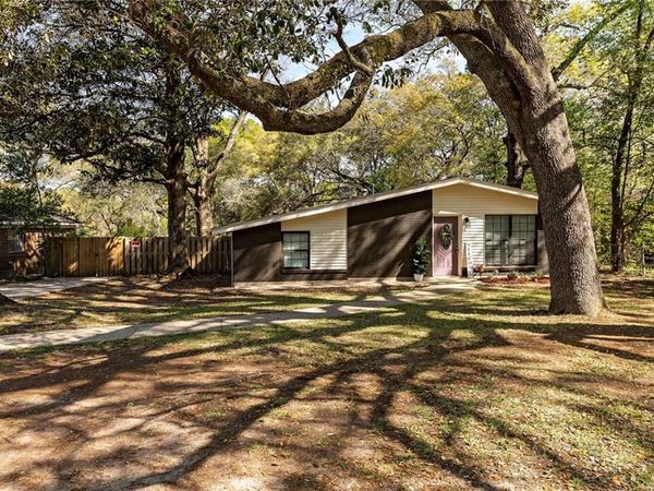5404 Forest Park Drive , Mobile, AL 36618
