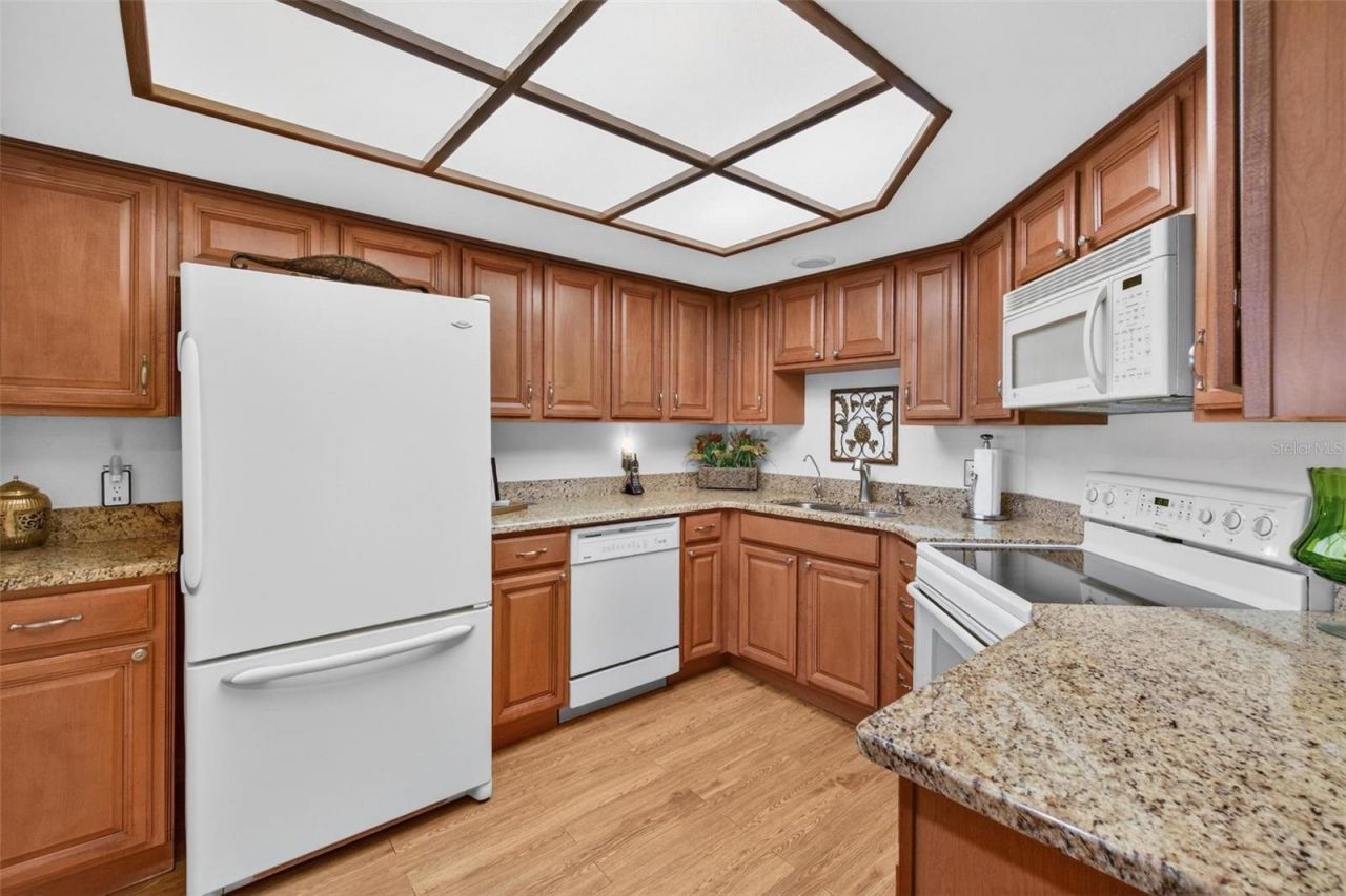 14820 Rue De Bayonne , Unit 302, Clearwater, FL 33762 Photo