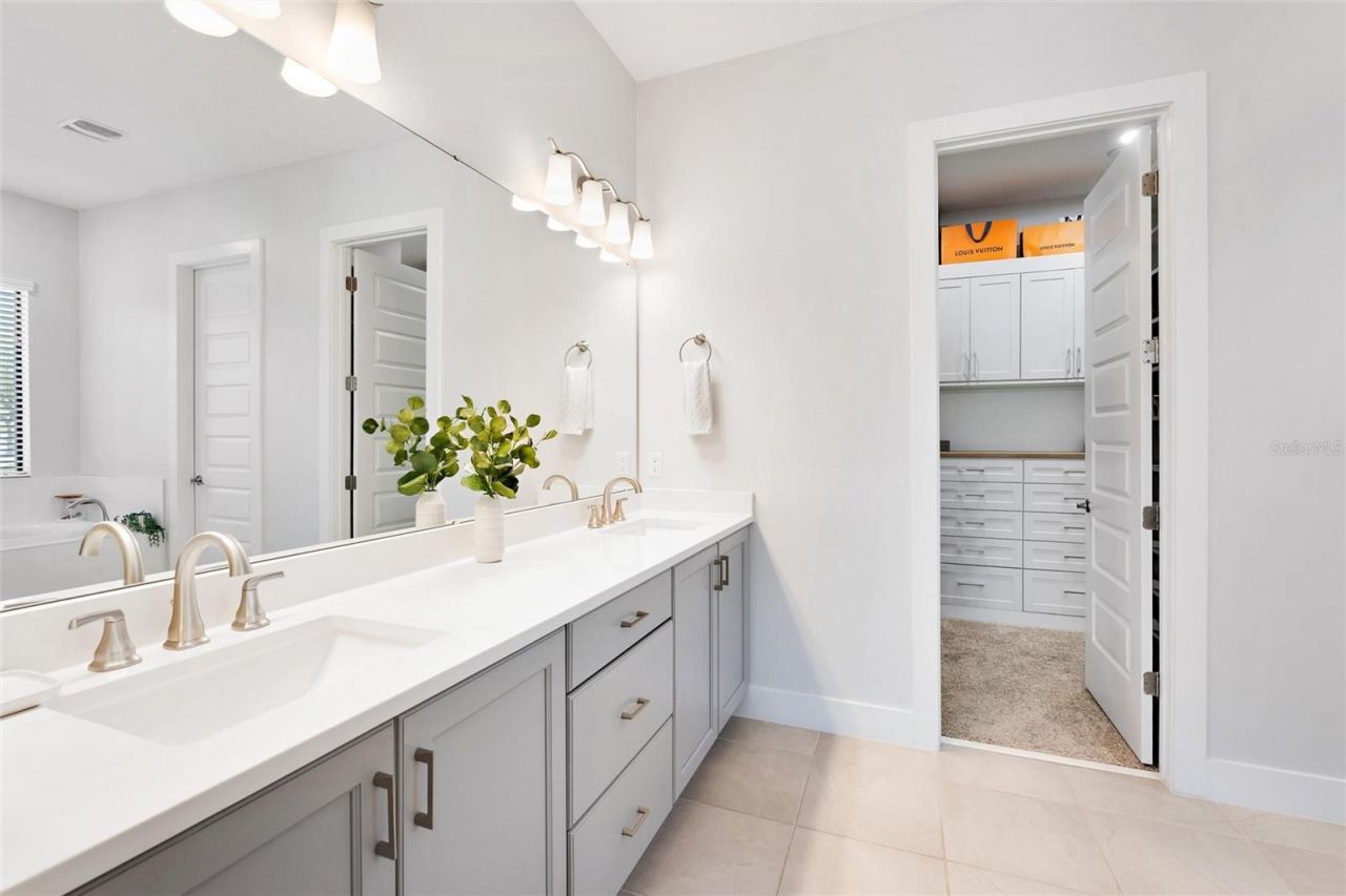 31778 Red Tail Boulevard, Sorrento, FL 32776 Photo