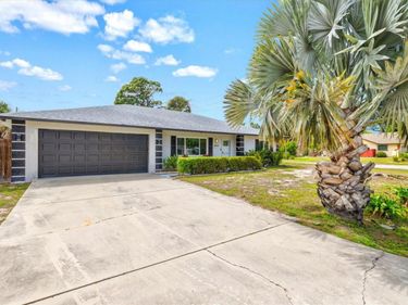 3310 SIESTA DRIVE , VENICE, FL 34293