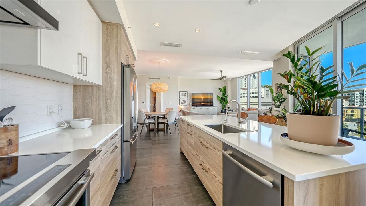 111 S Pineapple Avenue, Unit 601, Sarasota, FL 34236 Photo