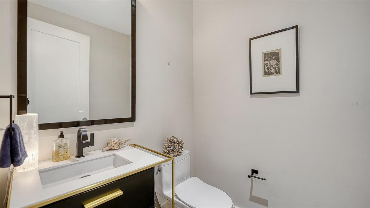 111 S Pineapple Avenue, Unit 601, Sarasota, FL 34236 Photo