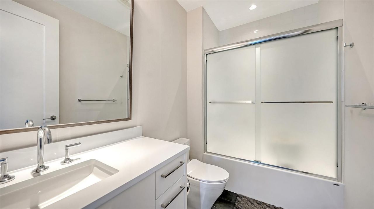 111 S Pineapple Avenue, Unit 601, Sarasota, FL 34236 Photo