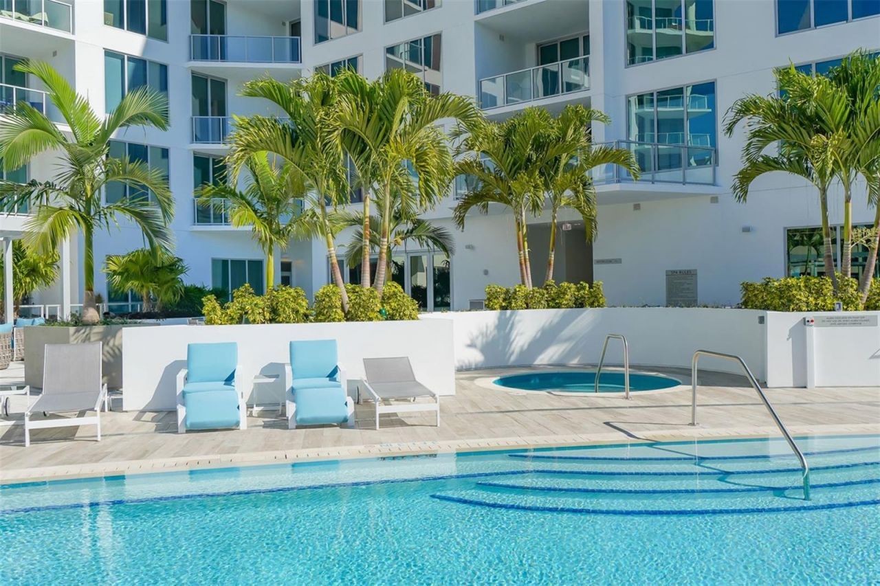 111 S Pineapple Avenue, Unit 601, Sarasota, FL 34236 Photo