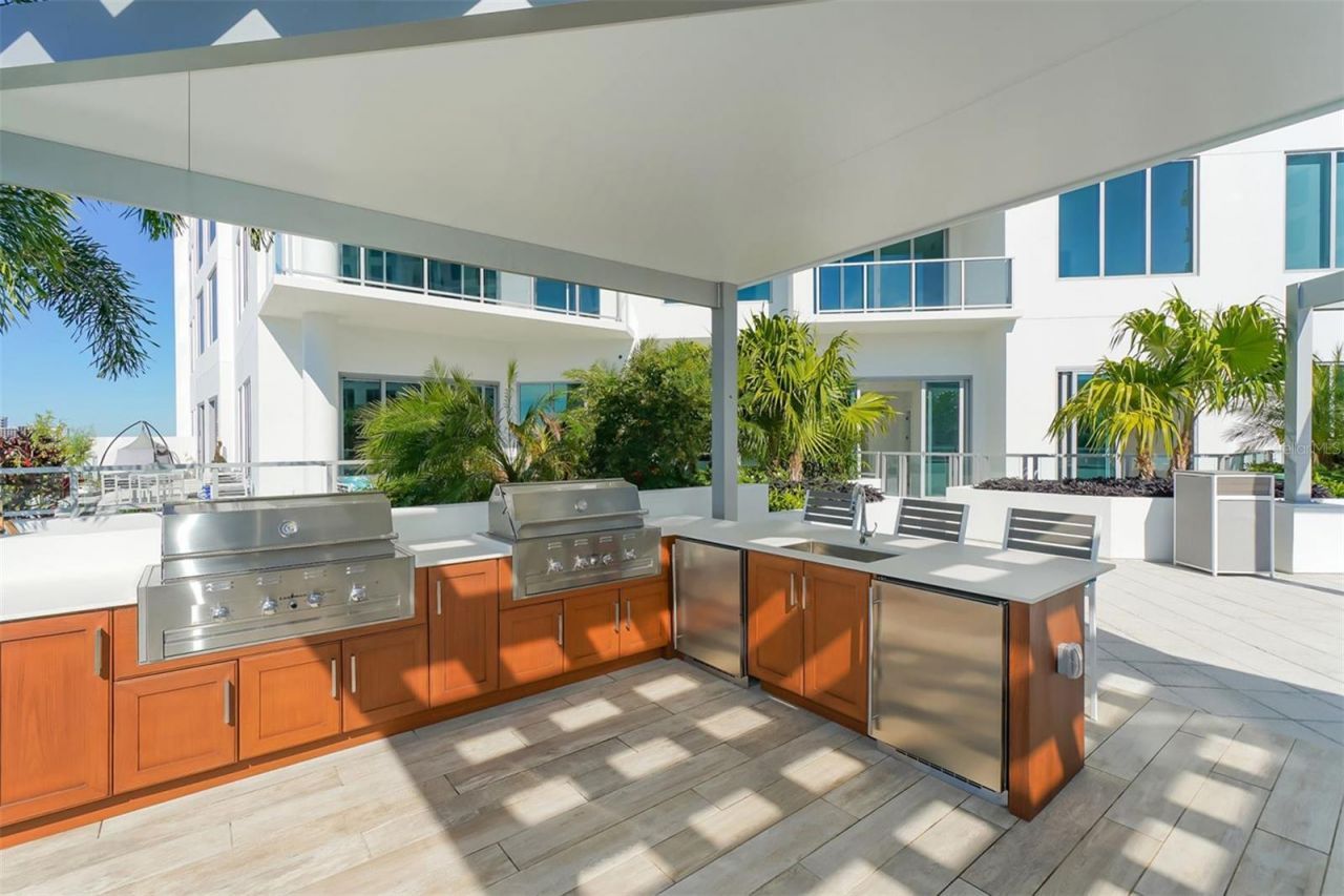 111 S Pineapple Avenue, Unit 601, Sarasota, FL 34236 Photo