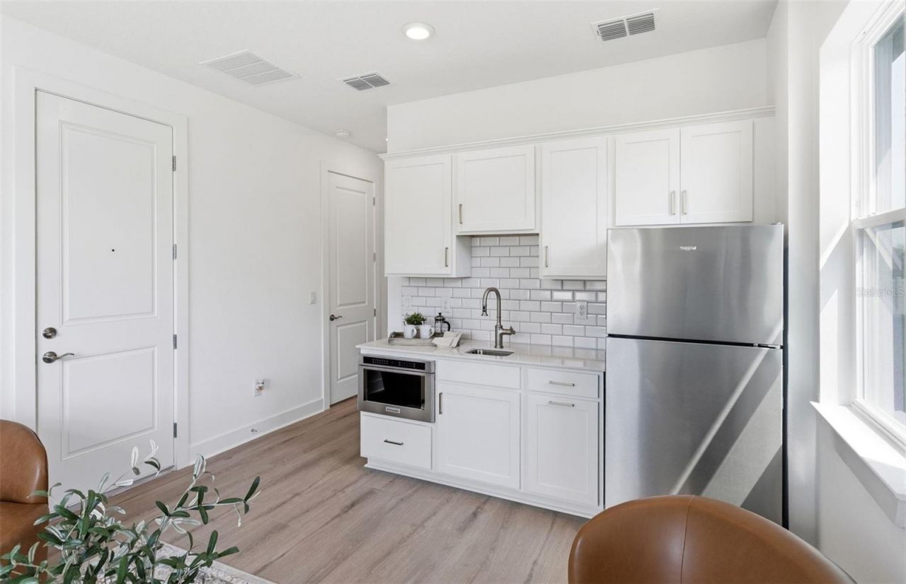 37253 Gunnison Drive , Zephyrhills, FL 33540 Photo