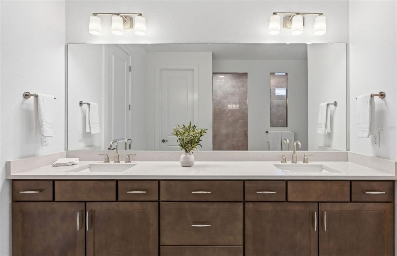 37253 Gunnison Drive , Zephyrhills, FL 33540 Photo