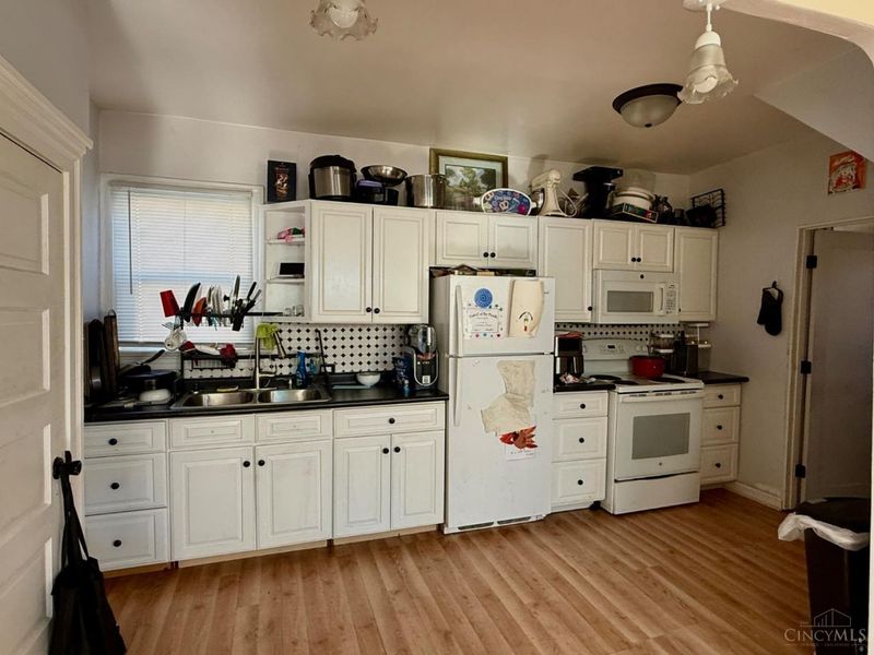 412 Lombardy Street, Elmwood Place, OH 45216 Photo 6