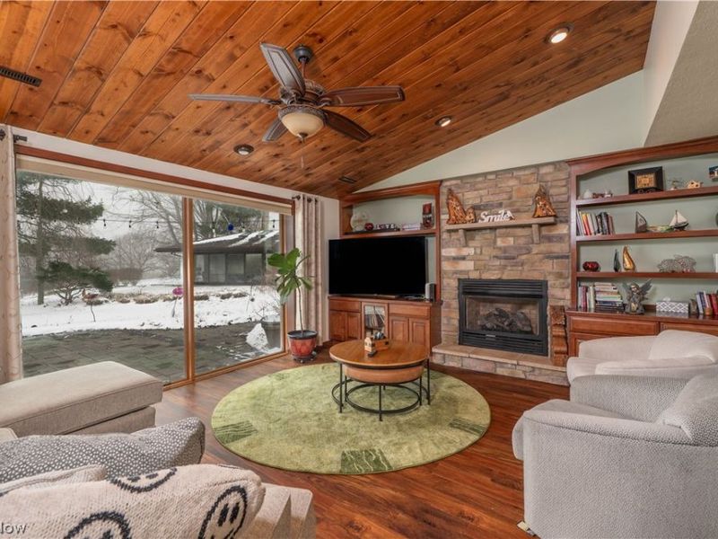 2023 Lakewood Road SW, Sherrodsville, OH 44675 Photo 11