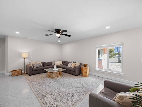 887 Casa Ybel Rd, Sanibel, FL 33957